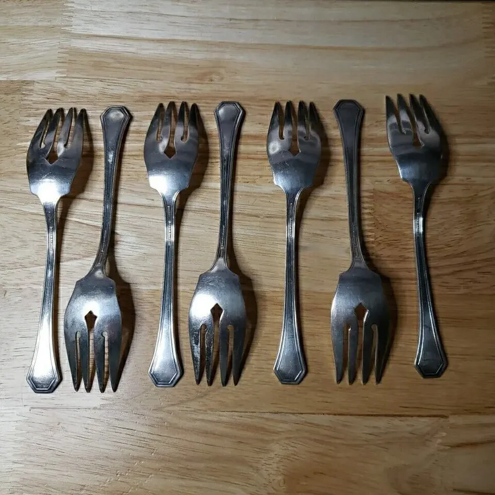 Reed & Barton Pompeian Individual Salad Fork Set of 7 Silverplate 